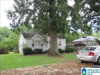 610 Ledford St, Weaver, AL 36277