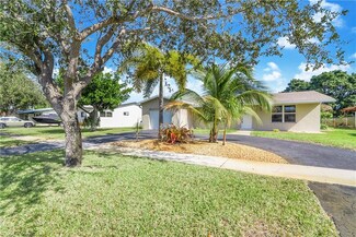 523 S Highland Dr, Hollywood, FL 33021