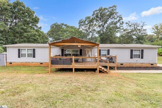 330 Blacktop Rd, Taylors, SC 29687