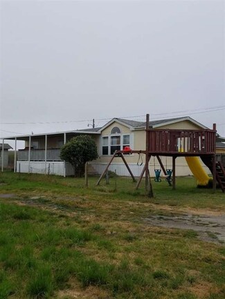 124 Struve Rd, Moss Landing, CA 95039