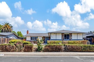 719 Seville Ln, Vacaville, CA 95688