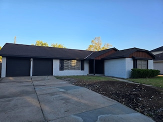 9011 Landsdowne Dr, Houston, TX 77096