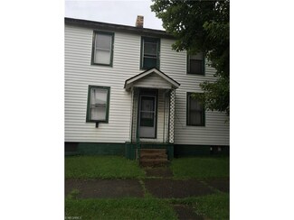 403 6th St, Wellsville, OH 43968
