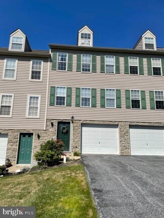 1008 Hearthridge Ln, York, PA 17404