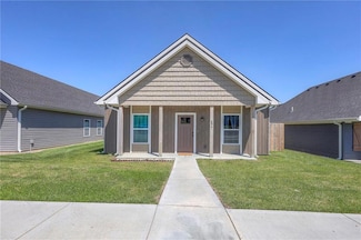 4817 S Creekwood Dr, Saint Joseph, MO 64507
