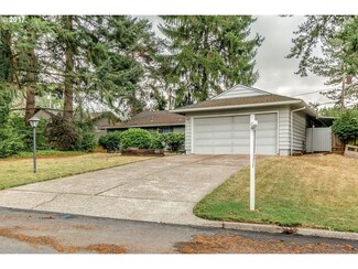 8910 SW Woodside Dr, Portland, OR 97225