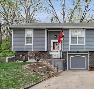 5822 NW Walnut Ct, Kansas City, MO 64152