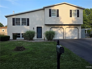 3978 Thrush Ln, Liverpool, NY 13090
