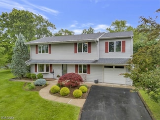 16 Russet Rd, South Brunswick Township, NJ 08824