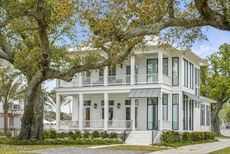 503 E Scenic Dr, Pass Christian, MS 39571