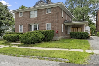 4 Nicholas St, Johnstown, NY 12095