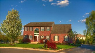 1872 Amelia Ct, Hellertown, PA 18055