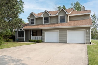 13645 W Sunbury Rd, New Berlin, WI 53151