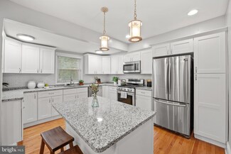 402 Forest View Rd, Linthicum Heights, MD 21090