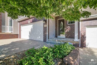 1404 Oaktree Place, Manhattan, KS 66503