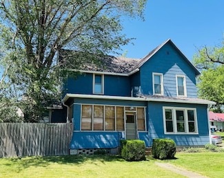 204 N Center St, Colfax, IL 61728