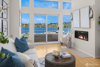 2400 8th Ave N Unit 2, Seattle, WA 98109
