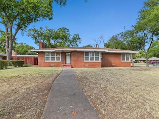 2400 Hampstead Ln, Wichita Falls, TX 76308