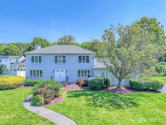 38 Silver Hollow, North Brunswick, NJ 08902
