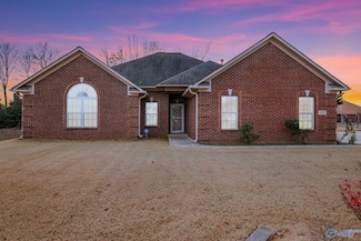 127 Danika Dr NW, Huntsville, AL 35806