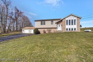 898 Dickinson Rd, Dalton, PA 18414