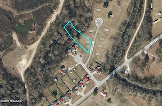 203 Lazy River Ct, Jacksonville, NC 28540