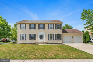 2 Friendship Ct, Sicklerville, NJ 08081