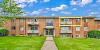 21841 River Oaks Dr Unit B4, Rocky River, OH 44116