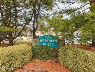 305 Gloucester Ct, Matawan, NJ 07747