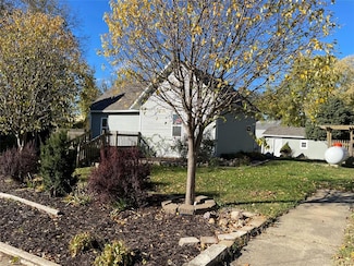 300 Center St, Searsboro, IA 50242