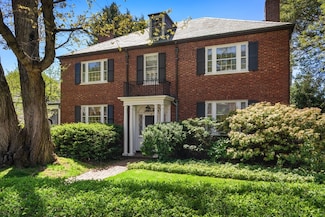 35 Jefferson Rd, Chestnut Hill, MA 02467