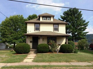 113 Penn St, Montgomery, PA 17752