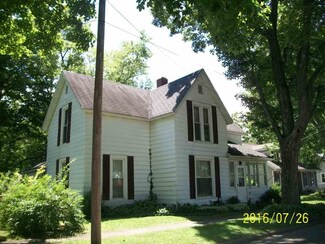 516 Union St, Covington, IN 47932