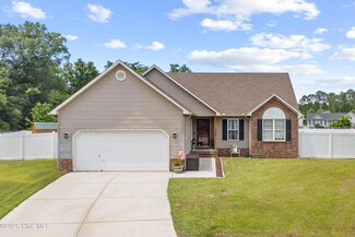204 Bluff Ridge Ct, Jacksonville, NC 28540