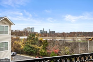 1570 Spring Gate Dr Unit 7406, McLean, VA 22102