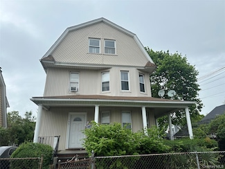 149 Washburn Ave Unit 3, Freeport, NY 11520