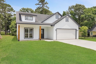 611 Bridgeview Dr, Onalaska, TX 77360