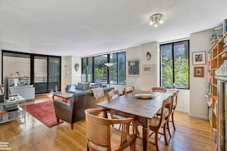309 E 49th St Unit 5E, New York, NY 10017