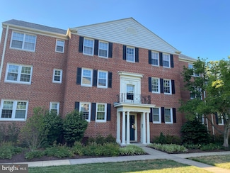 6731 W Wakefield Dr Unit B1, Alexandria, VA 22307