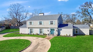 1016 Crestview Dr, Sherman, TX 75092