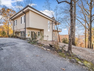 104 Little Falls Dr, Tryon, NC 28782