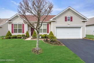 17 Whitewater Dr, Barnegat, NJ 08005