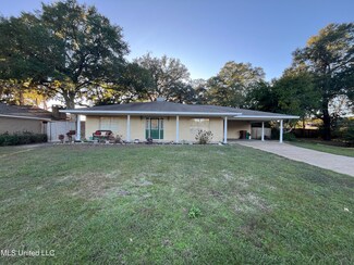 371 Lakeview Blvd, Biloxi, MS 39531