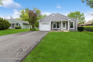 2048 Navarone Dr, Naperville, IL 60565