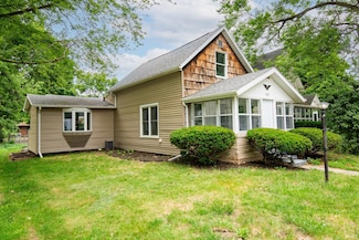 407 S 7th St, Goshen, IN 46526