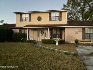 1215 Squirrel Ln S, Jacksonville, FL 32218