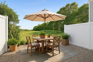 28 Westcliff Dr Unit 28, Plymouth, MA 02360