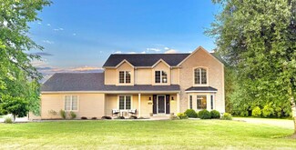 2444 Ball Dr, Richfield, WI 53076