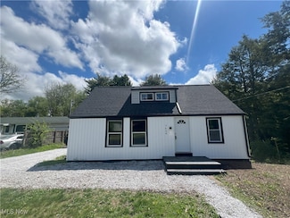 7434 Ivydale Ave NW, North Canton, OH 44720