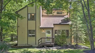 1017 Clover Rd, Long Pond, PA 18334
